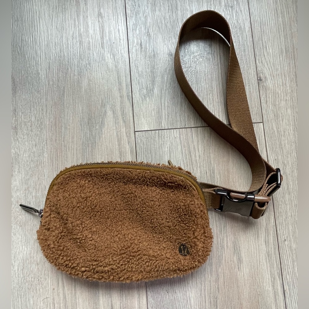 Lululemon belt bag